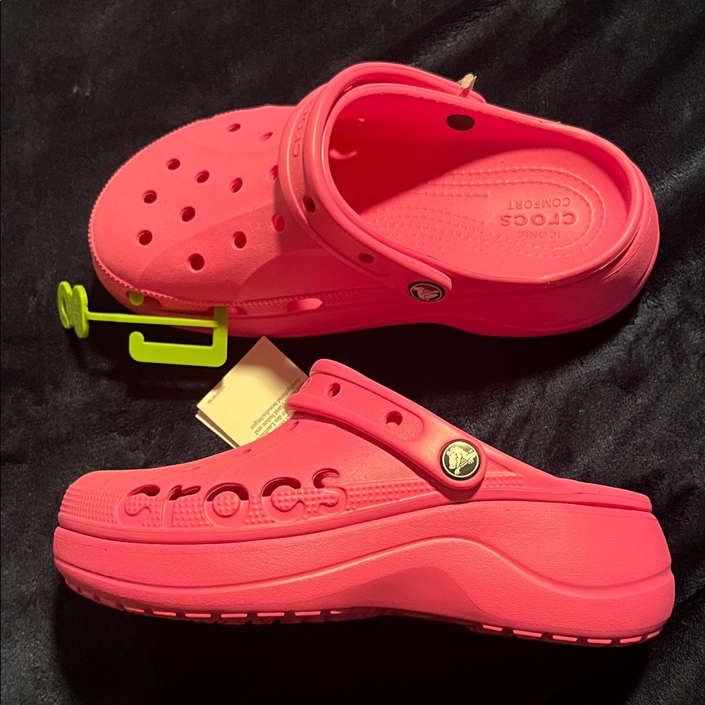 CROCS  Neon Pink Baya Platform